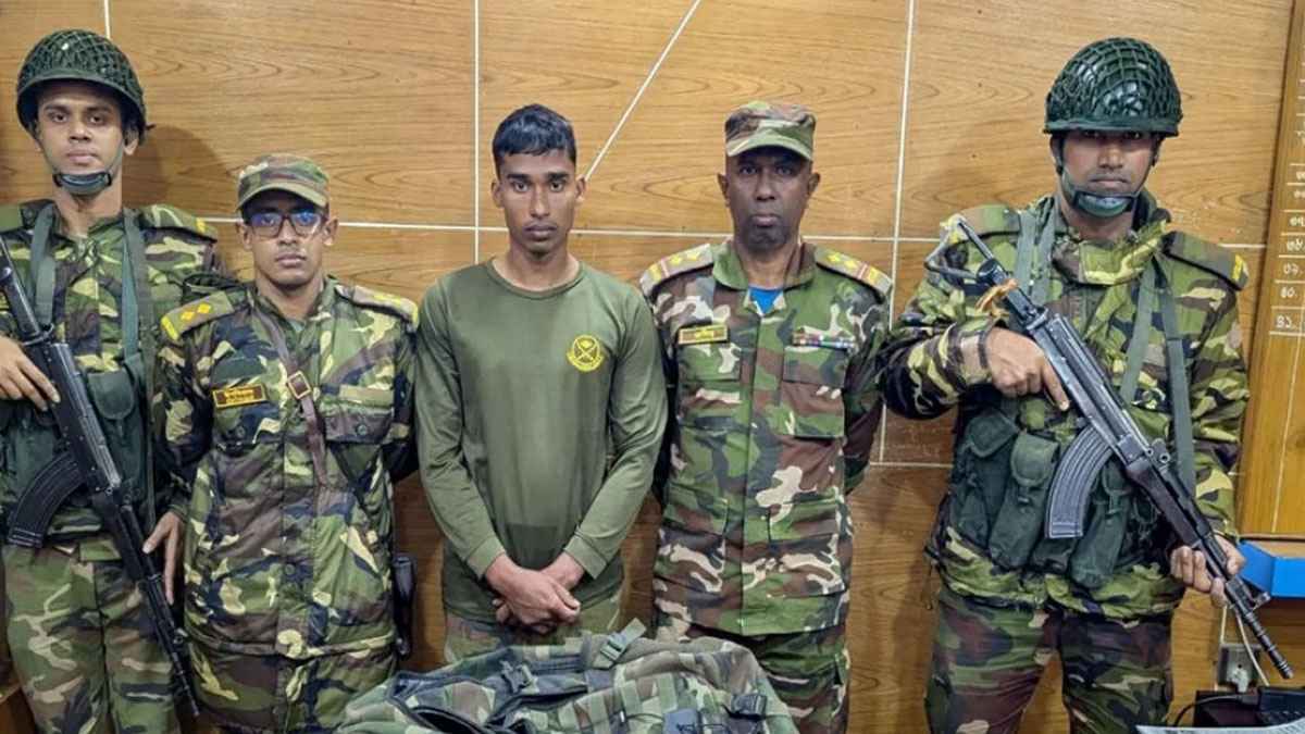 ফেনীতে সেনাবাহিনীর এক ভুয়া সদস্য গ্রেফতার